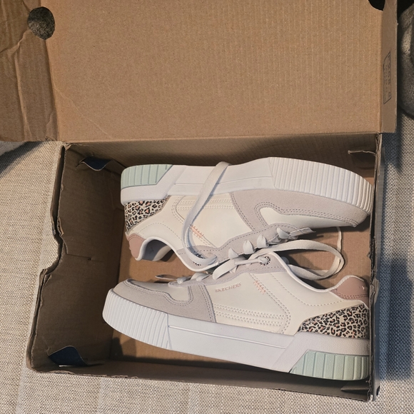 NEW Skechers Women's Multicolor Sneakers SIZE 5 - Picture 8 of 13